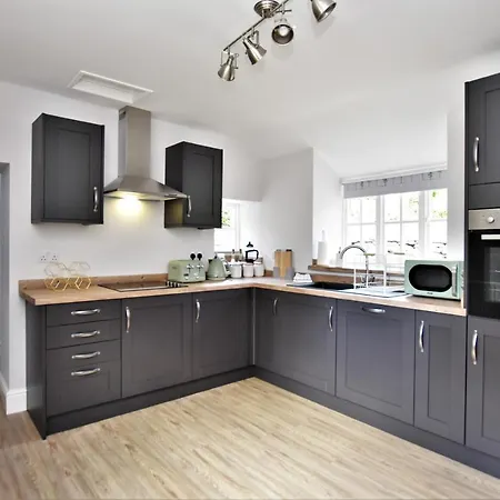 Mackereth Cottage - Sleeps 6 Near Cartmel Holker